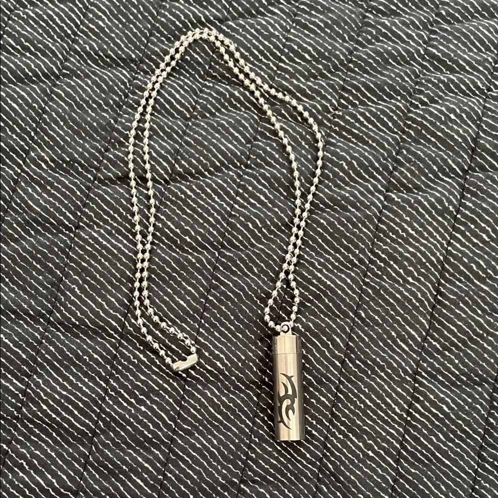 Stylish Silver Vile Pendant Necklace with Black Accents